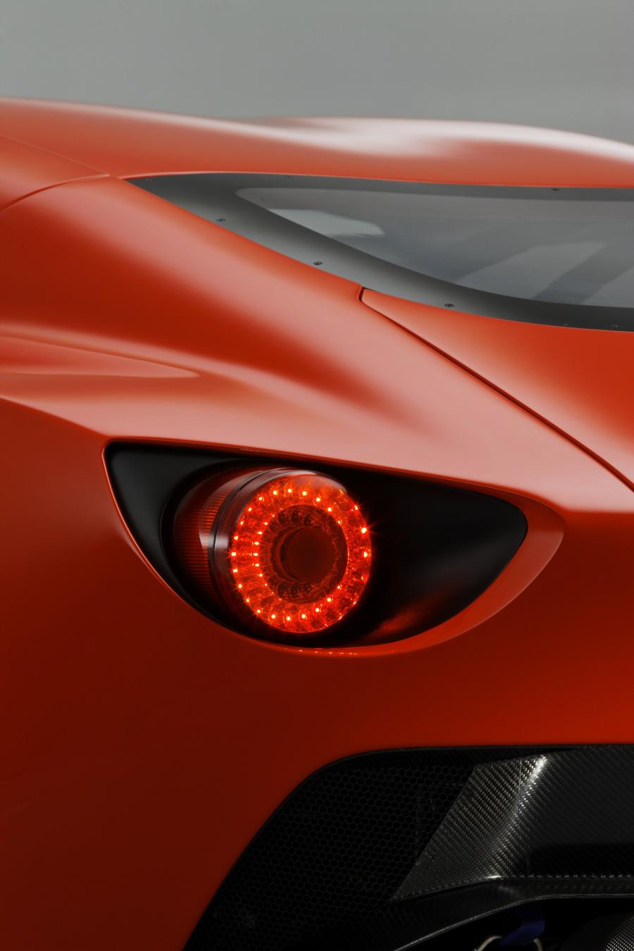 Детали экстерьера Aston Martin V12 Zagato Concept 2011 года  (фото 5 из 14)
